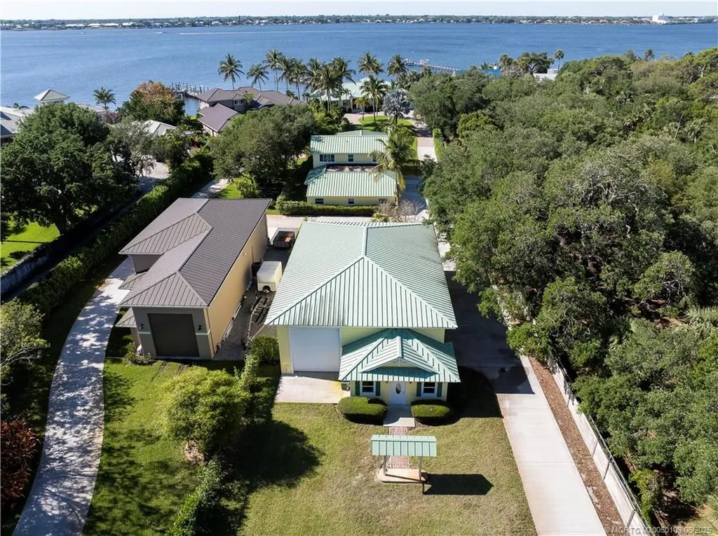 1530 NE Dixie Highway Jensen Beach FL 34957