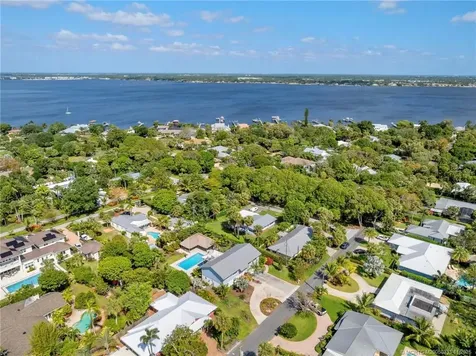 216 SE Flamingo Avenue Stuart FL 34996
