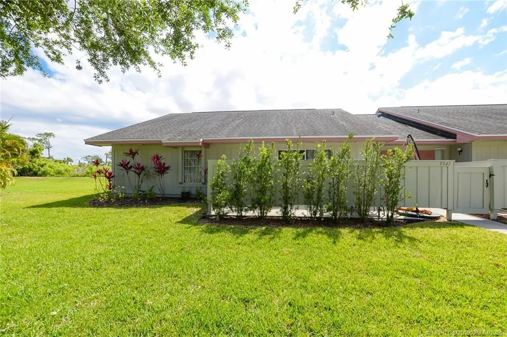 3947 NW Cinnamon Tree Circle Jensen Beach FL 34957