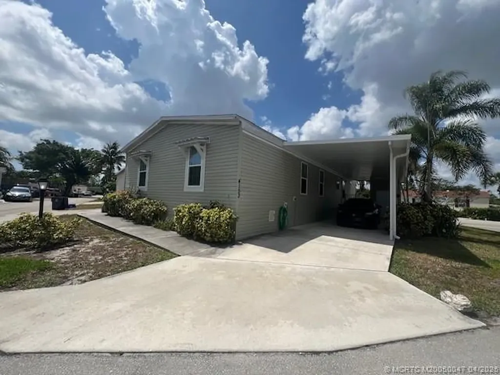 4153 Logan Circle Lake Worth FL 33463