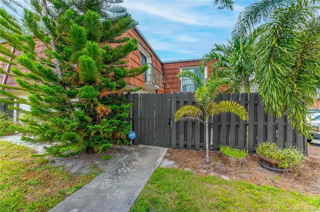 2111 White Pine Circle Greenacres FL 33415