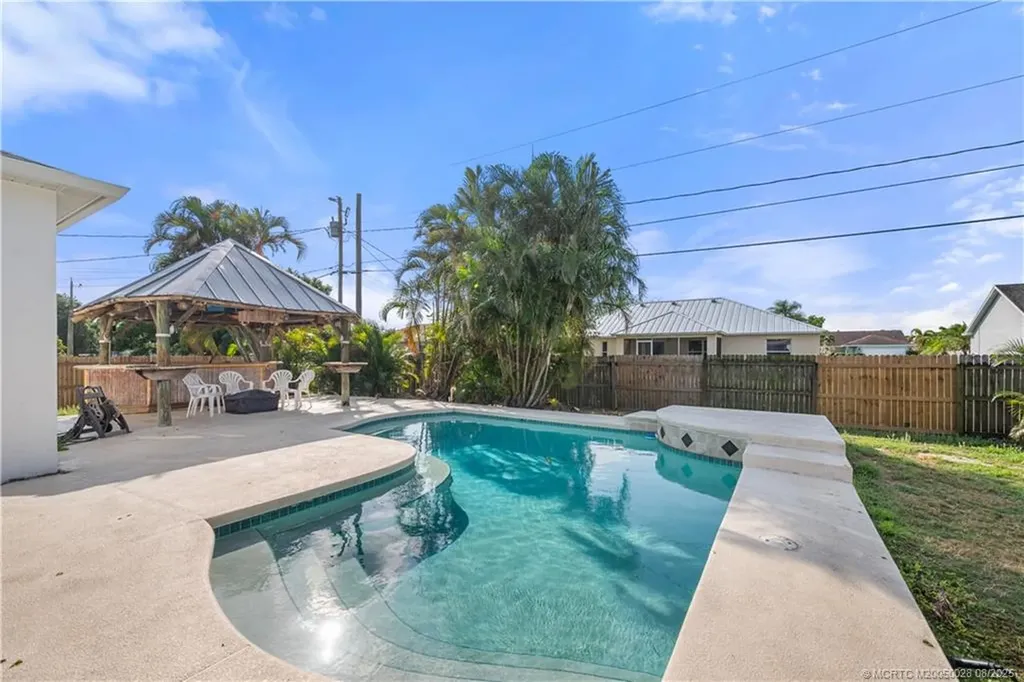 452 SW Baoy Avenue Port St Lucie FL 34953