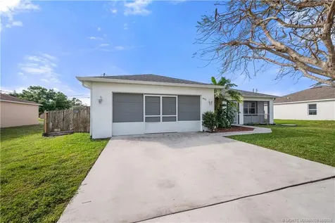 452 SW Baoy Avenue Port St Lucie FL 34953