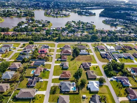 452 SW Baoy Avenue Port St Lucie FL 34953
