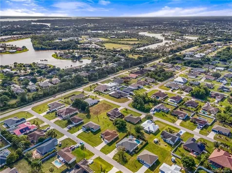452 SW Baoy Avenue Port St Lucie FL 34953