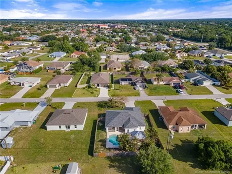 452 SW Baoy Avenue Port St Lucie FL 34953