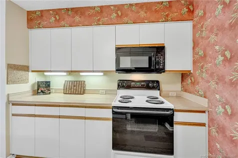 650 NE Wax Myrtle Way Jensen Beach FL 34957