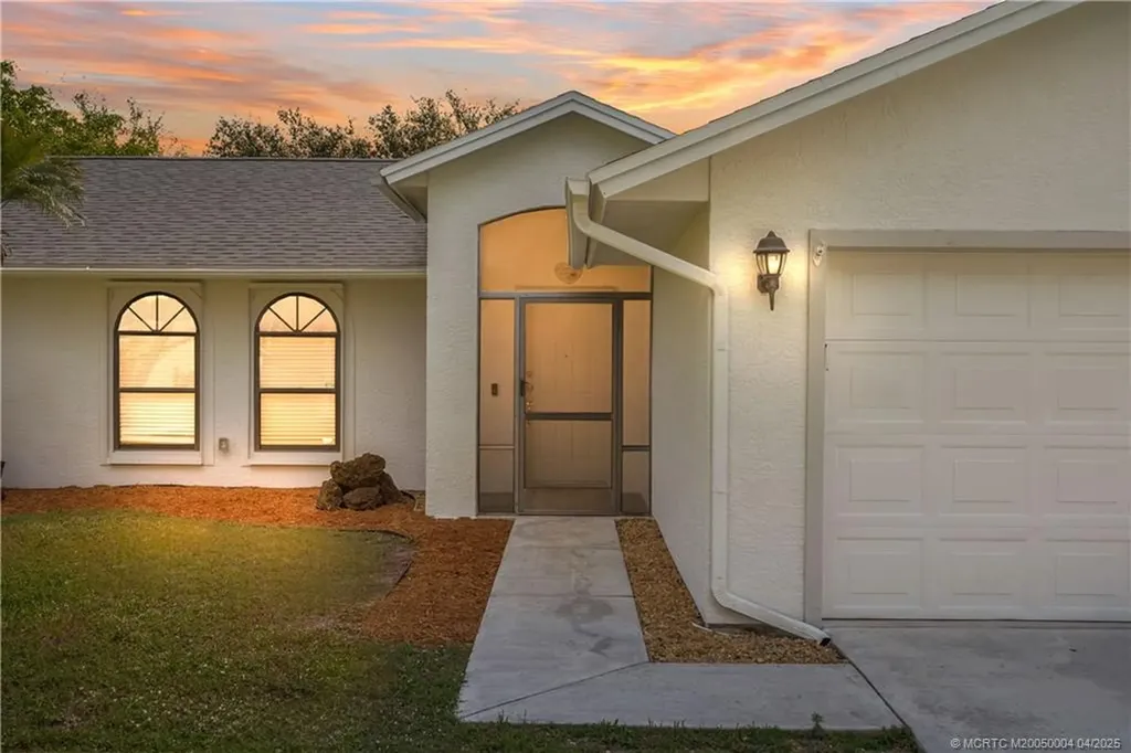 3111 SE Card Terrace Port Saint Lucie FL 34984