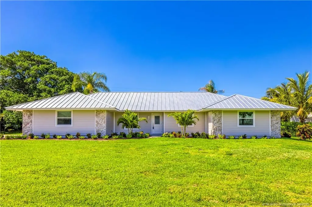 8475 SE Bayberry Terrace Hobe Sound FL 33455