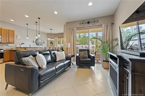 6135 NW Helmsdale Way Port Saint Lucie FL 34983