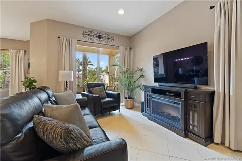 6135 NW Helmsdale Way Port Saint Lucie FL 34983