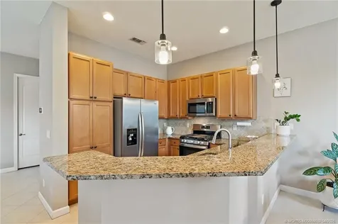 6135 NW Helmsdale Way Port Saint Lucie FL 34983