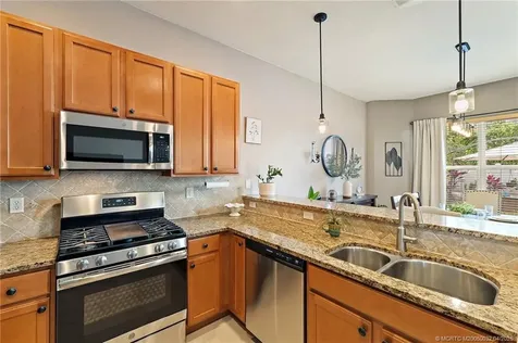 6135 NW Helmsdale Way Port Saint Lucie FL 34983