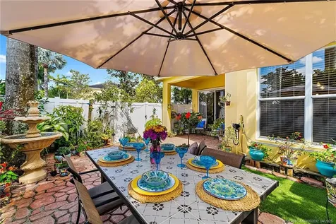 6135 NW Helmsdale Way Port Saint Lucie FL 34983