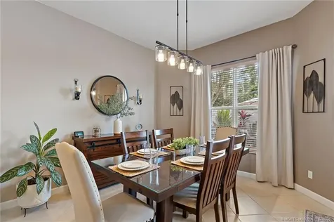 6135 NW Helmsdale Way Port Saint Lucie FL 34983