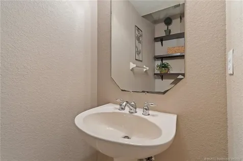 6135 NW Helmsdale Way Port Saint Lucie FL 34983