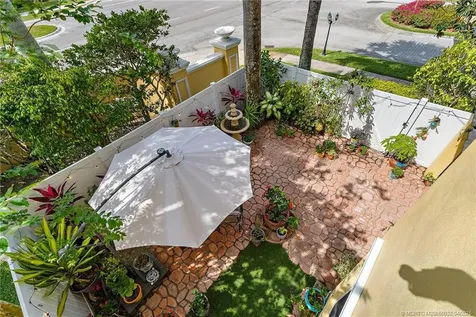 6135 NW Helmsdale Way Port Saint Lucie FL 34983