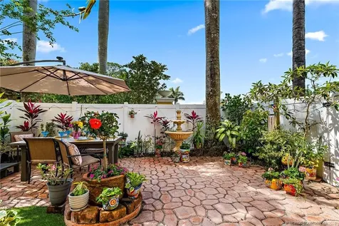 6135 NW Helmsdale Way Port Saint Lucie FL 34983