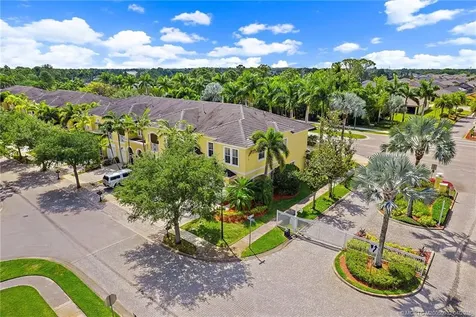 6135 NW Helmsdale Way Port Saint Lucie FL 34983