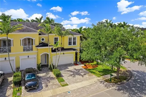 6135 NW Helmsdale Way Port Saint Lucie FL 34983