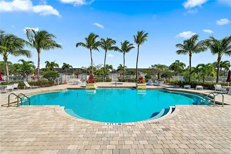 6135 NW Helmsdale Way Port Saint Lucie FL 34983