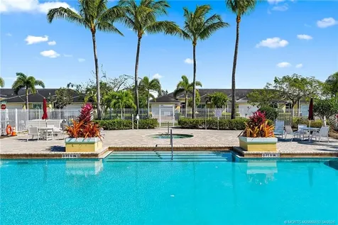 6135 NW Helmsdale Way Port Saint Lucie FL 34983