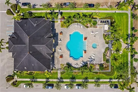 6135 NW Helmsdale Way Port Saint Lucie FL 34983