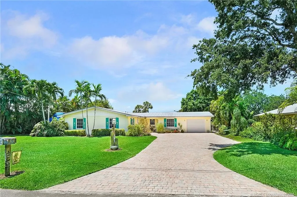 906 SW Magnolia Bluff Drive Palm City FL 34990