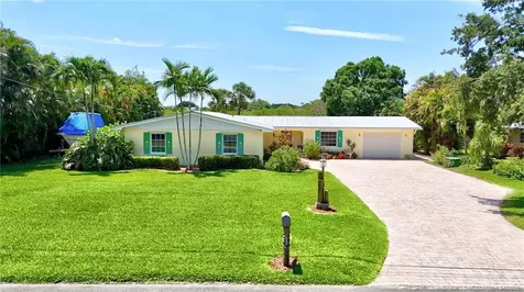 906 SW Magnolia Bluff Drive Palm City FL 34990