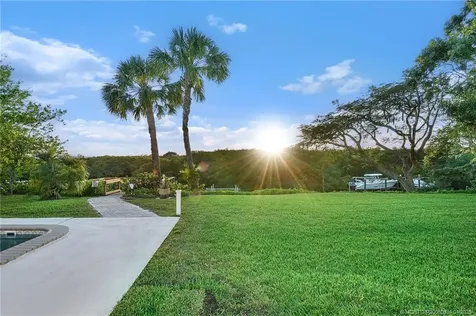 906 SW Magnolia Bluff Drive Palm City FL 34990