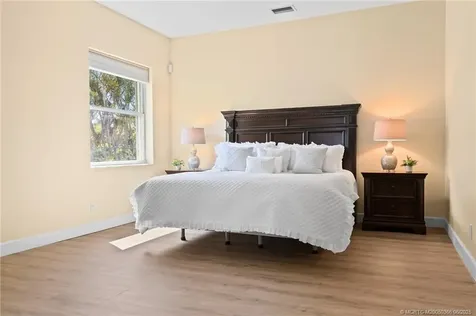 5264 SE Horseshoe Point Road Stuart FL 34997