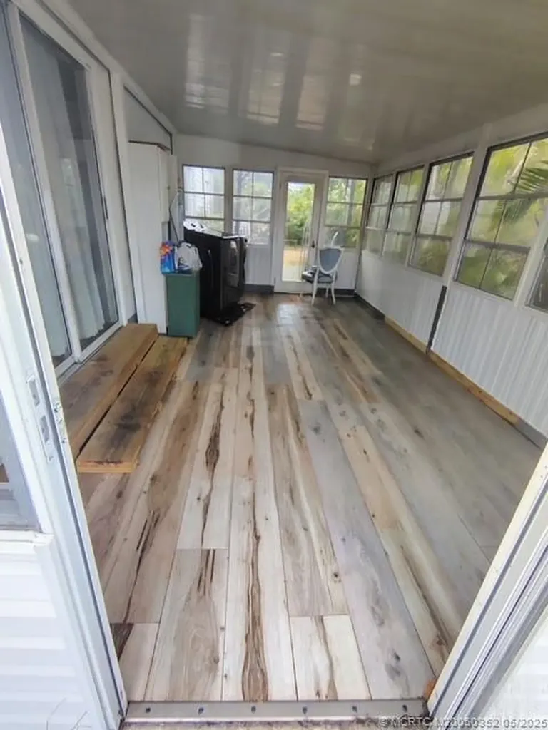 4225 1st Court Lantana FL 33462