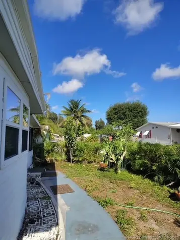 4225 1st Court Lantana FL 33462