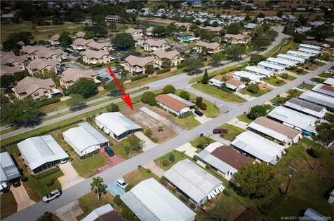 7456 SE Independence Avenue Hobe Sound FL 33455