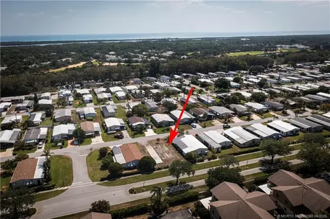 7456 SE Independence Avenue Hobe Sound FL 33455