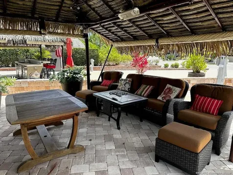 440 NW Sandtrap Lane Port Saint Lucie FL 34986