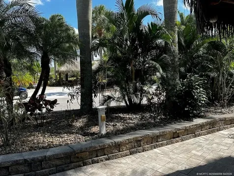 401 NW Chipshot Lane Port Saint Lucie FL 34986