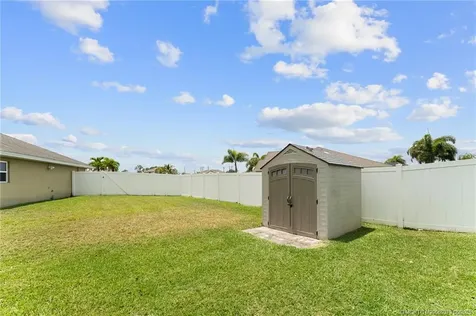 5863 NW Jannebo Court Port St Lucie FL 34986