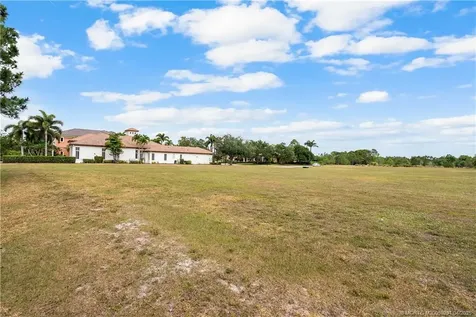 202 SE Via Sanremo Port St Lucie FL 34984