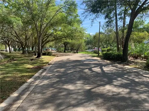 2516 SE Anchorage Port St Lucie FL 34952