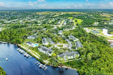 2516 SE Anchorage Port St Lucie FL 34952