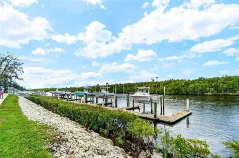 2516 SE Anchorage Port St Lucie FL 34952