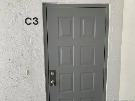 2516 SE Anchorage Port St Lucie FL 34952