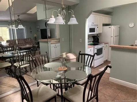 2516 SE Anchorage Port St Lucie FL 34952