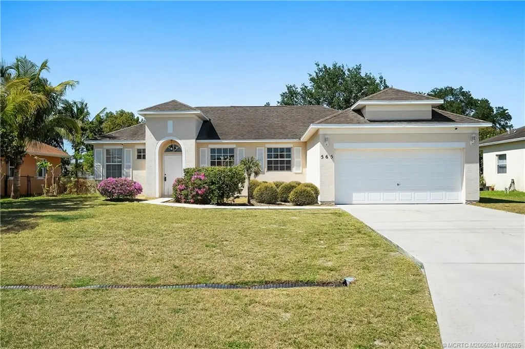 565 SW Feldman Avenue Port St Lucie FL 34953