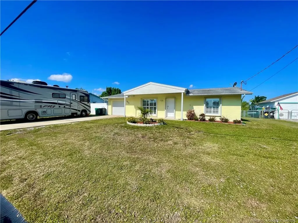 880 SE Degan Drive Port Saint Lucie FL 34983