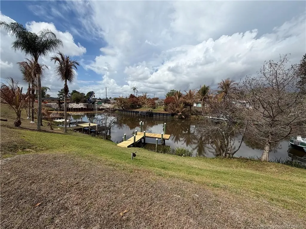 880 SE Degan Drive Port St Lucie FL 34983