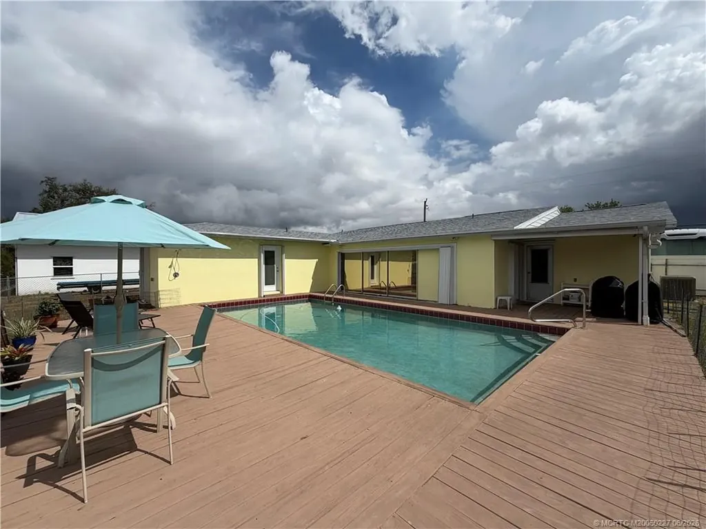880 SE Degan Drive Port St Lucie FL 34983