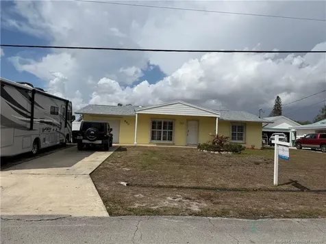 880 SE Degan Drive Port St Lucie FL 34983