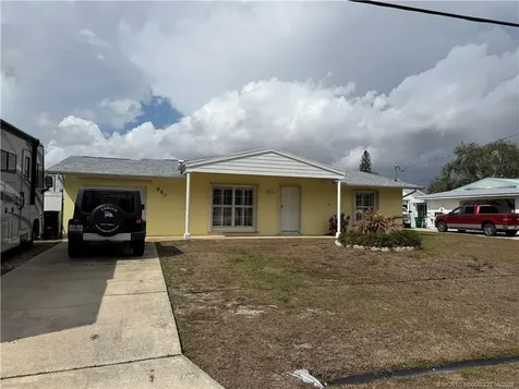 880 SE Degan Drive Port St Lucie FL 34983